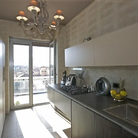 Attico Vista Lago Apartment *