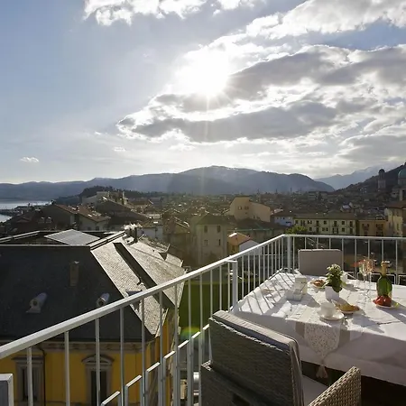 Attico Vista Lago Apartment *